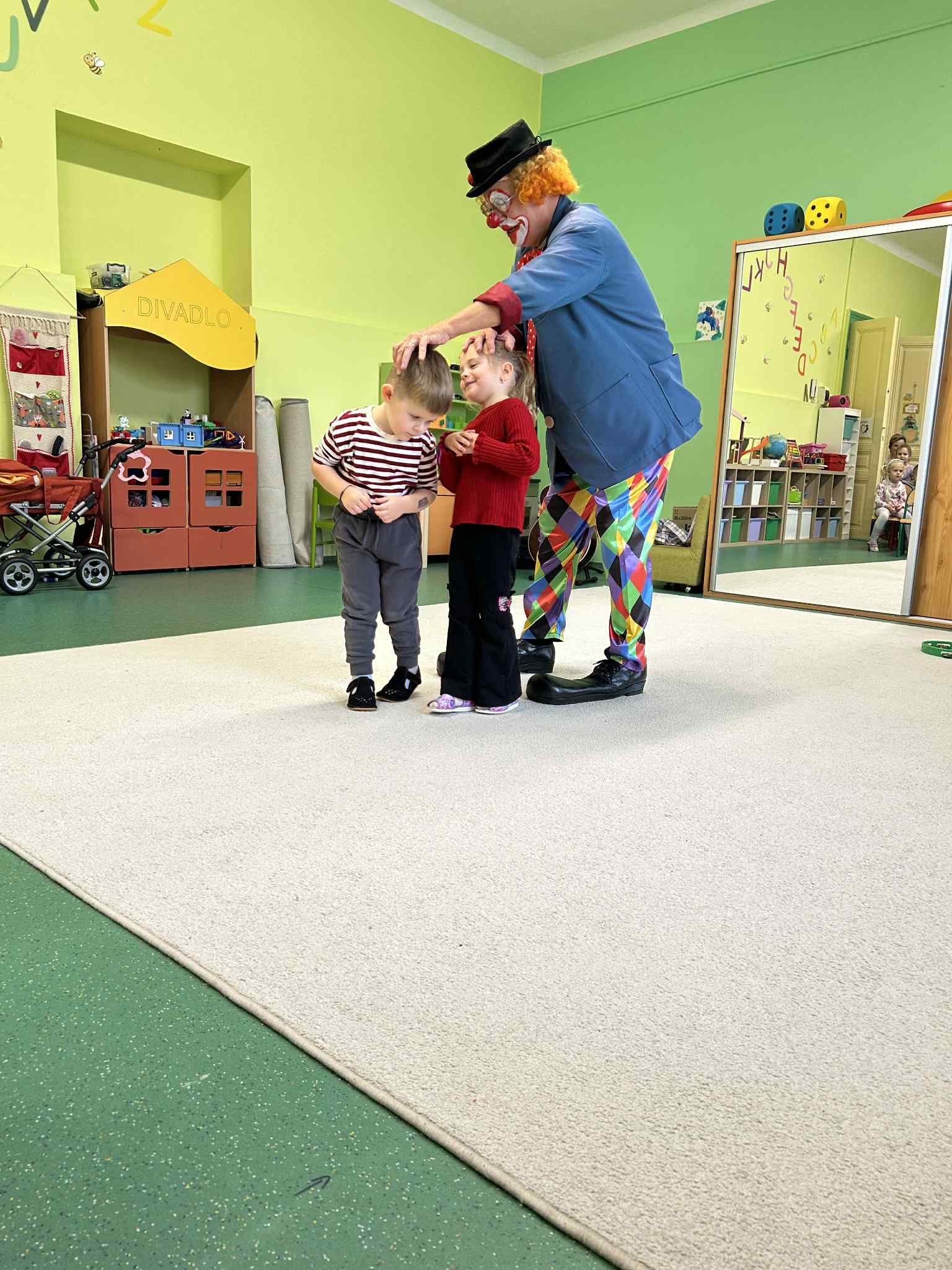 Messenger_creation_96CBDBCB-CB5C-4F80-9418-12B7C3A6D320