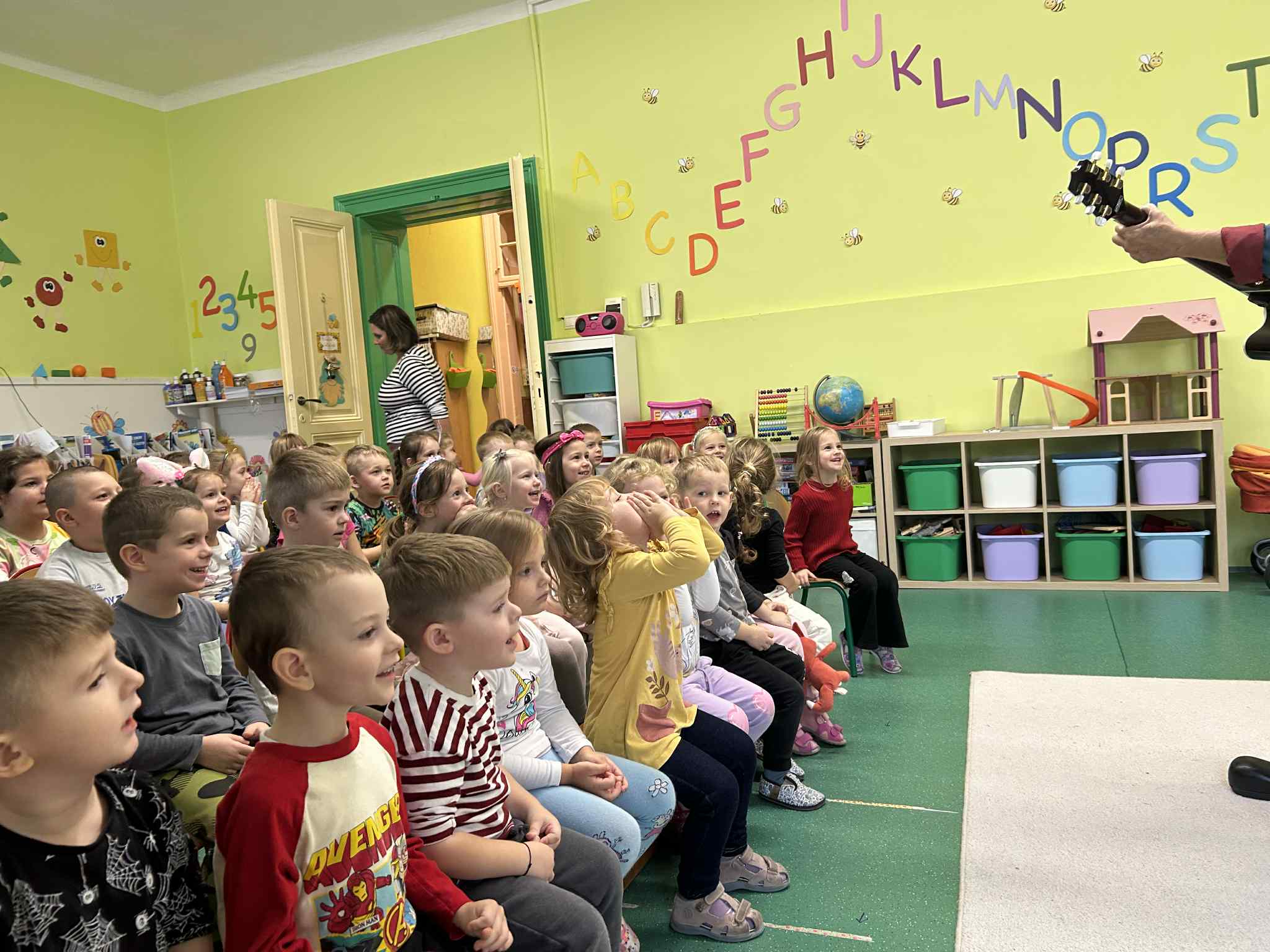 Messenger_creation_0FB2B920-1F0A-45CF-893F-68B28784DD28